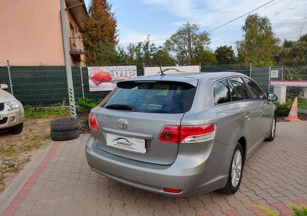 Toyota Avensis cena 19900 przebieg: 293000, rok produkcji 2009 z Supraśl małe 301